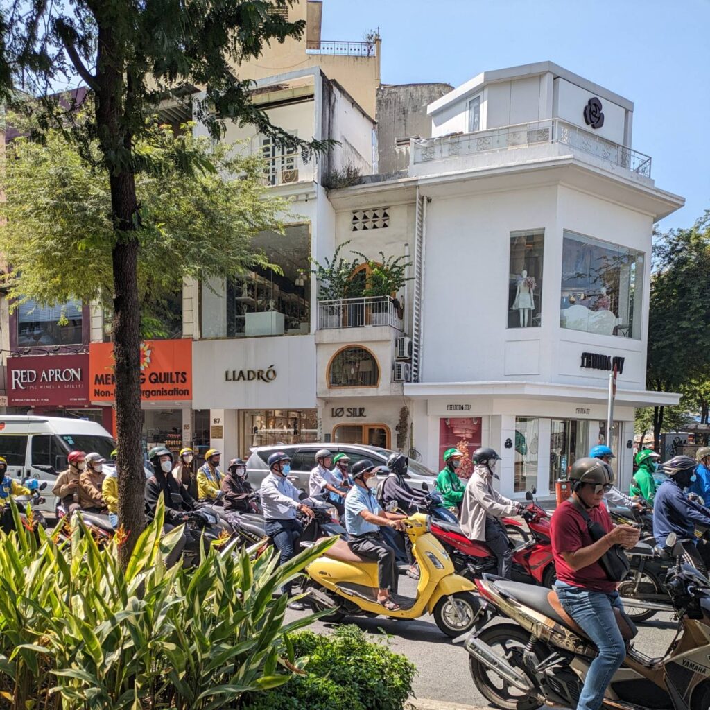 バイク社会であるホーチミンの風景
