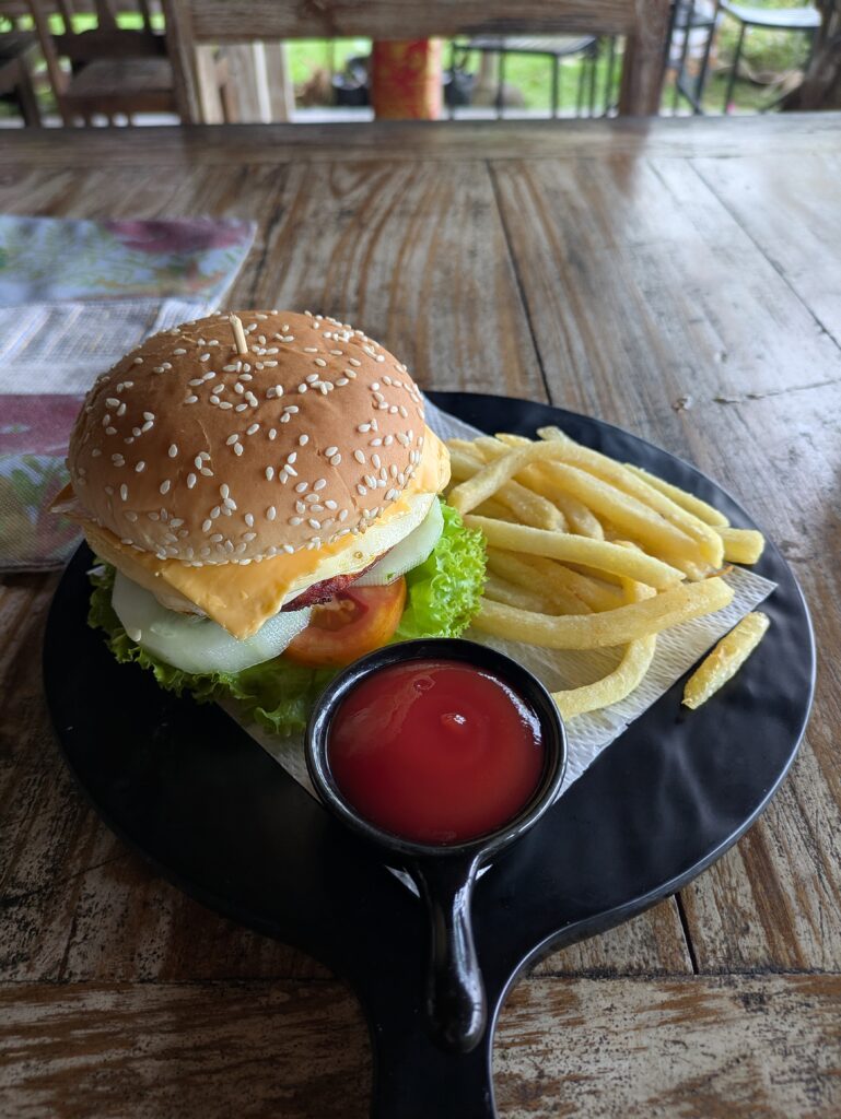 Naya's Kitchenのハンバーガー